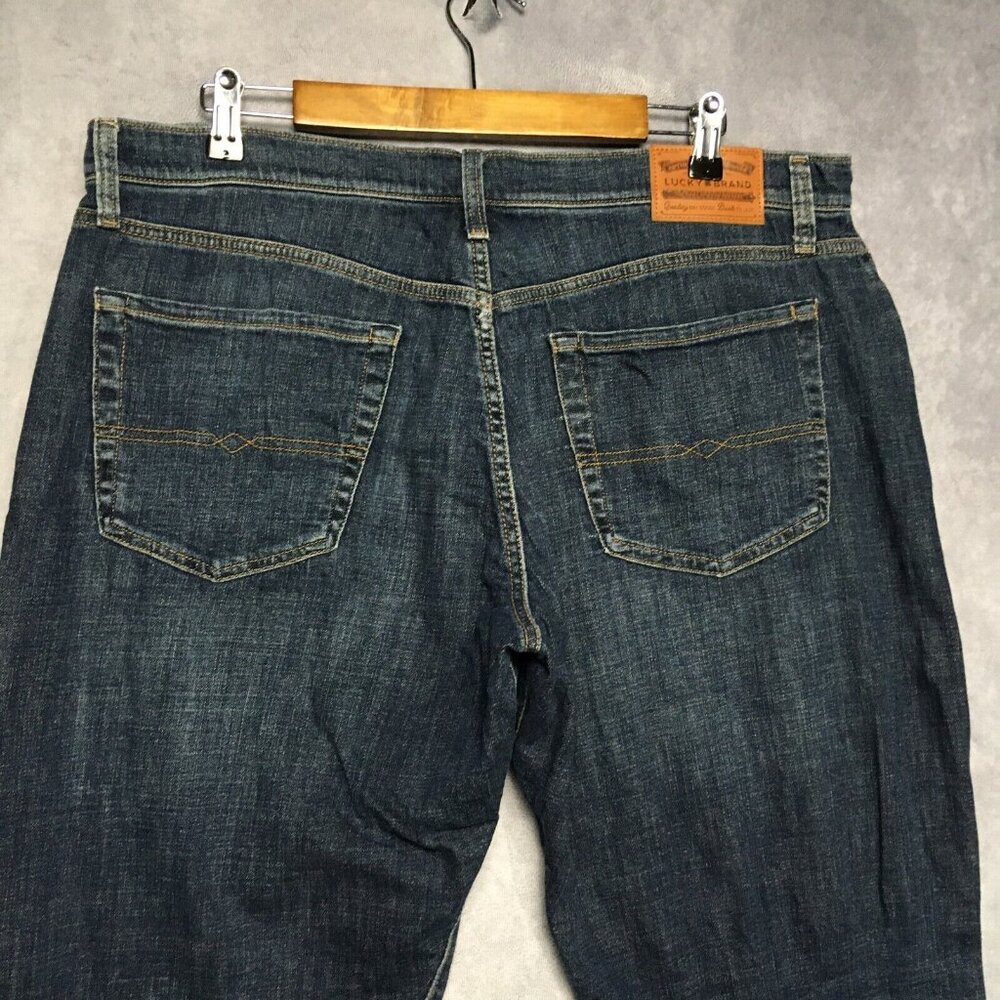 Lucky Brand Mens 121 Slim Straight Fit Blue Jeans size 34x32 (36x33 actual) Flex